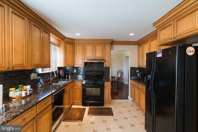 2 DANBRIDGE DRIVE, Horsham, PA 19044