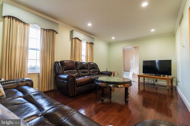 2 DANBRIDGE DRIVE, Horsham, PA 19044
