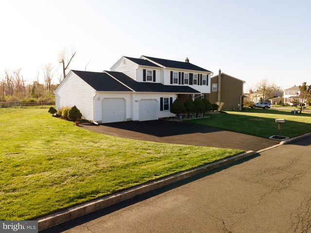 2 DANBRIDGE DRIVE, Horsham, PA 19044