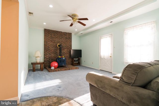 2 DANBRIDGE DRIVE, Horsham, PA 19044