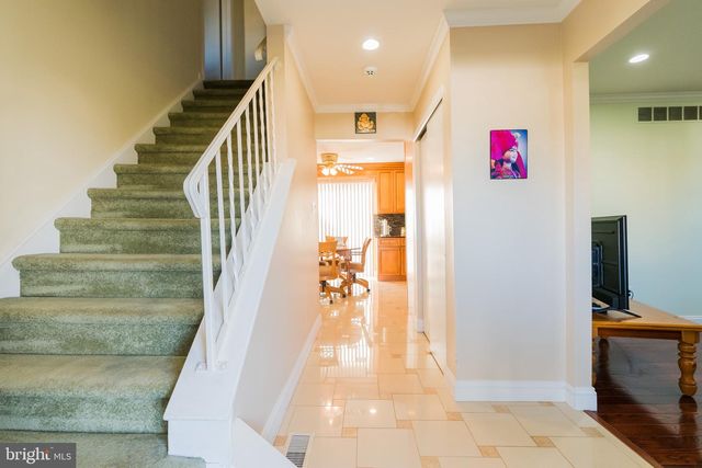 2 DANBRIDGE DRIVE, Horsham, PA 19044