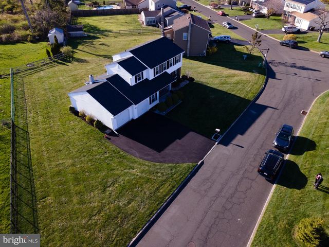 2 DANBRIDGE DRIVE, Horsham, PA 19044
