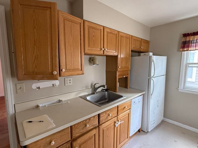 3350 Croissant Street, Dearborn, MI 48124