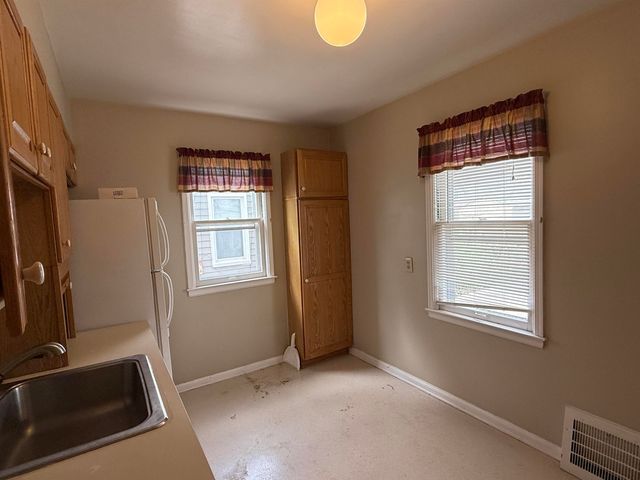3350 Croissant Street, Dearborn, MI 48124