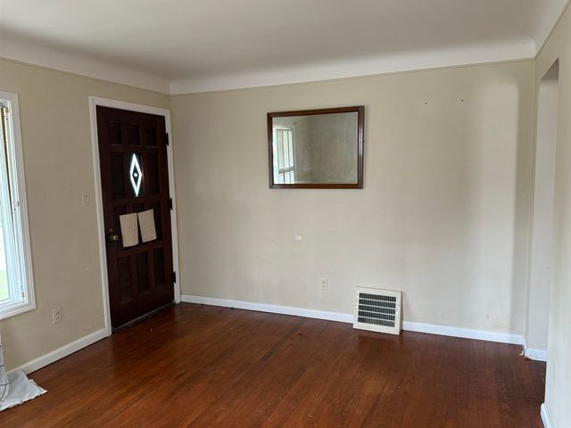 3350 Croissant Street, Dearborn, MI 48124
