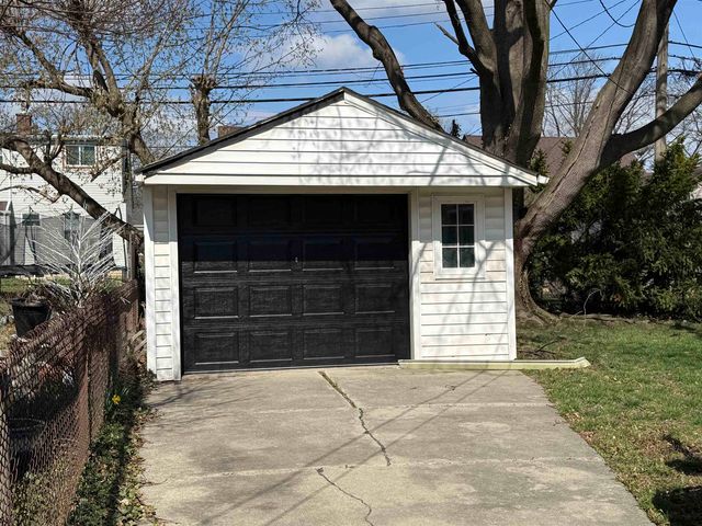 3350 Croissant Street, Dearborn, MI 48124