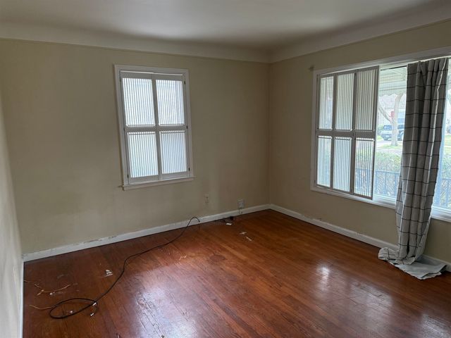 3350 Croissant Street, Dearborn, MI 48124
