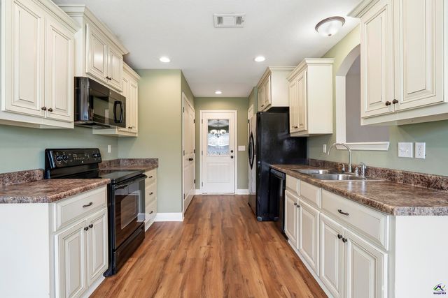 213 Winsted Court, Perry, GA 31069