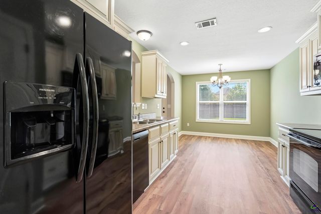 213 Winsted Court, Perry, GA 31069