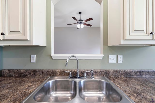 213 Winsted Court, Perry, GA 31069