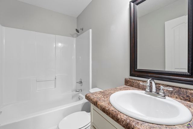 213 Winsted Court, Perry, GA 31069