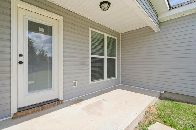 213 Winsted Court, Perry, GA 31069