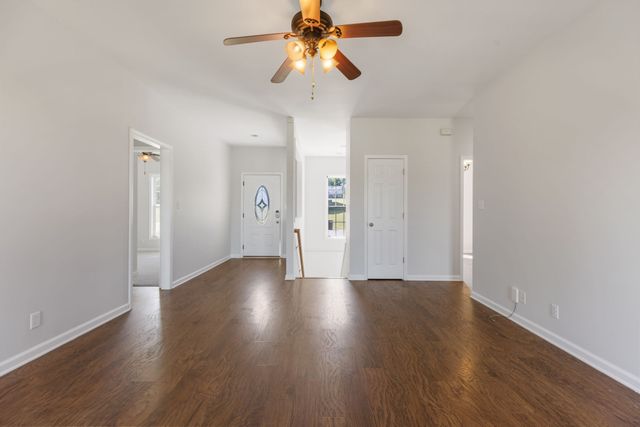 980 Ernest Stewart Dr, Clarksville, TN 37042