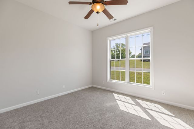 980 Ernest Stewart Dr, Clarksville, TN 37042