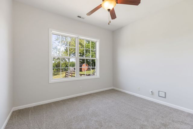 980 Ernest Stewart Dr, Clarksville, TN 37042