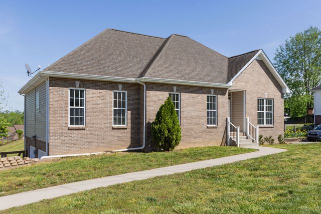 980 Ernest Stewart Dr, Clarksville, TN 37042