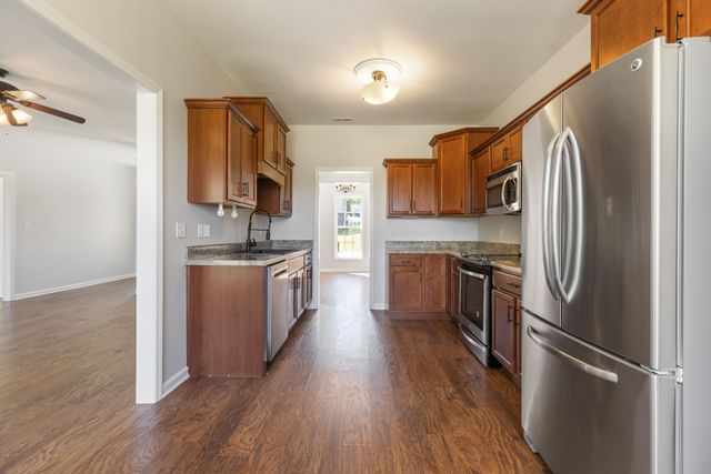 980 Ernest Stewart Dr, Clarksville, TN 37042