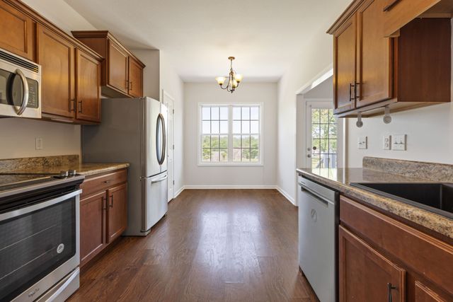 980 Ernest Stewart Dr, Clarksville, TN 37042