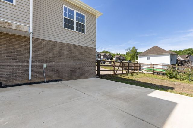 980 Ernest Stewart Dr, Clarksville, TN 37042