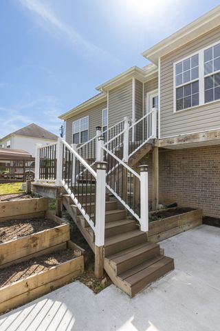 980 Ernest Stewart Dr, Clarksville, TN 37042