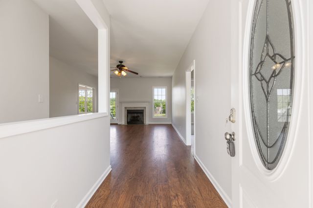 980 Ernest Stewart Dr, Clarksville, TN 37042