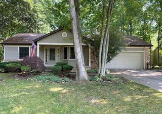 8507 Pineview Lake Drive, Argentine Township, MI 48451