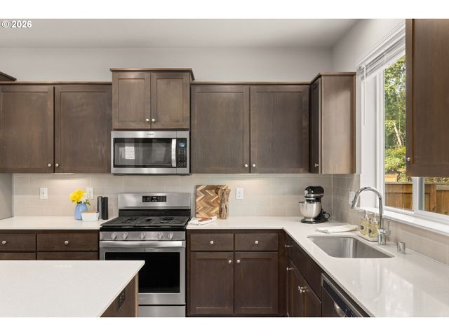 9354 N ALDER St, Camas, WA 98607