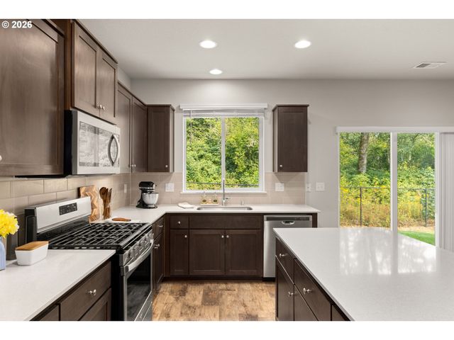 9354 N ALDER St, Camas, WA 98607
