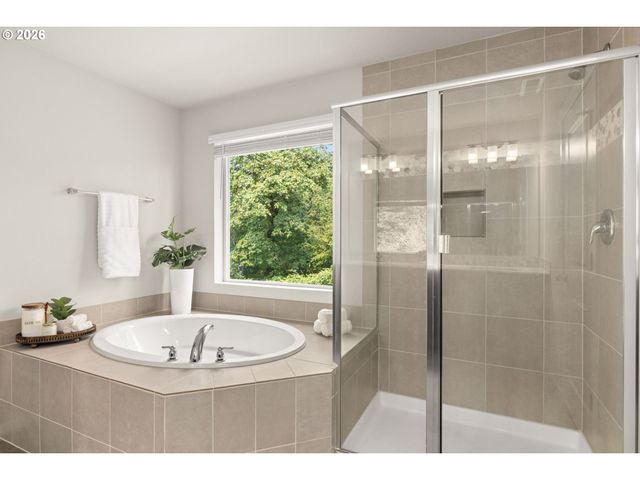 9354 N ALDER St, Camas, WA 98607