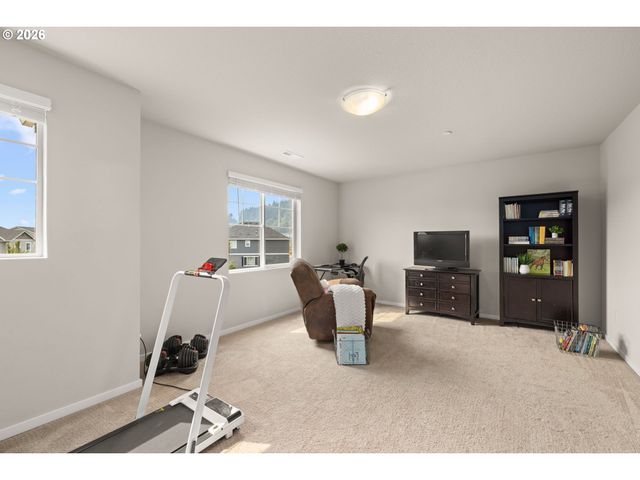 9354 N ALDER St, Camas, WA 98607