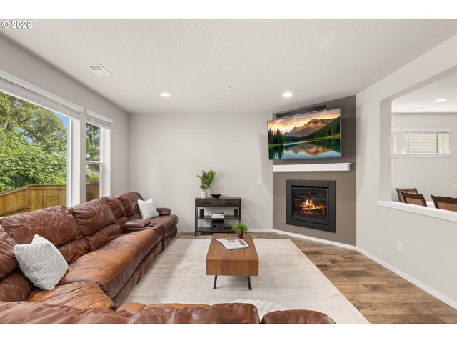 9354 N ALDER St, Camas, WA 98607