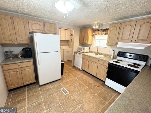 244 Merry Drive NW, Milledgeville, GA 31061