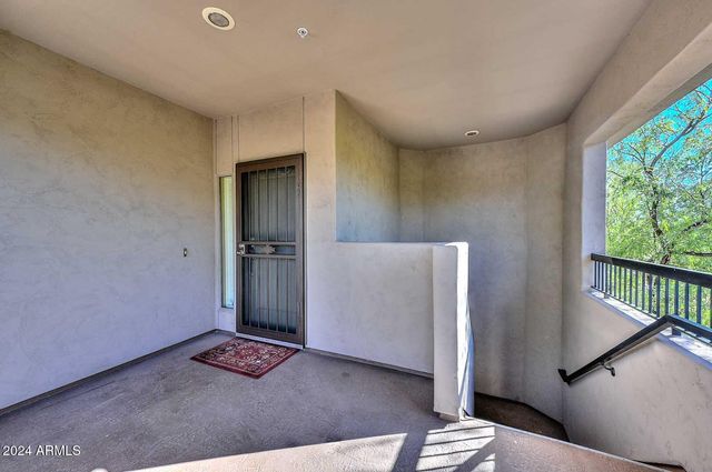 33550 N DOVE LAKES Drive 2041, Cave Creek, AZ 85331