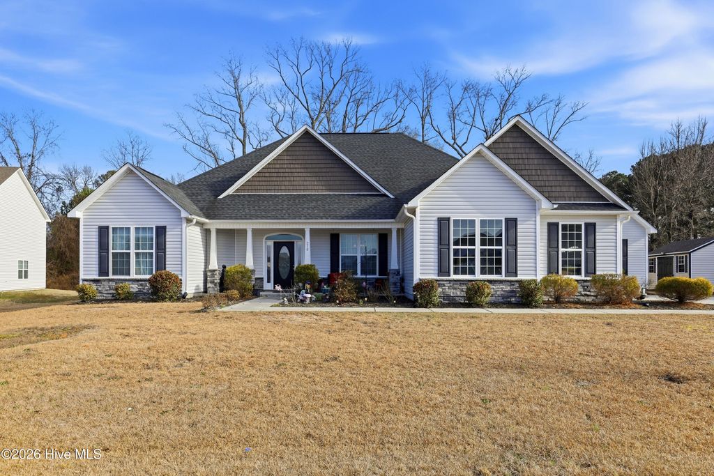 210 Kingsmill Drive, Pikeville, NC 27863