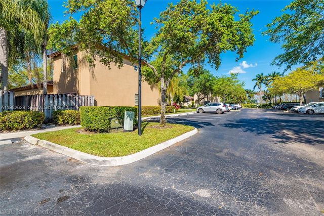 16061 Emerald Cove Rd 16061, Weston, FL 33331