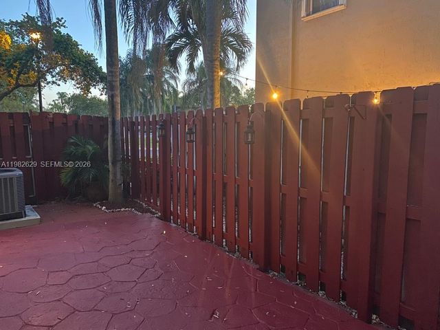 16061 Emerald Cove Rd 16061, Weston, FL 33331
