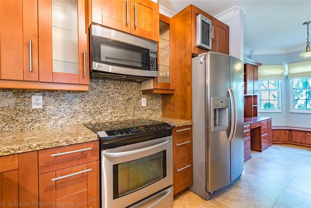 16061 Emerald Cove Rd 16061, Weston, FL 33331