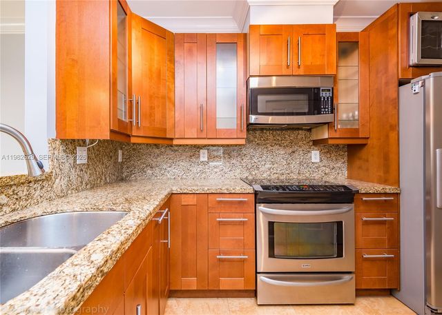 16061 Emerald Cove Rd 16061, Weston, FL 33331