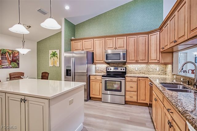 15193 Harbour Isle DR, Fort Myers, FL 33908