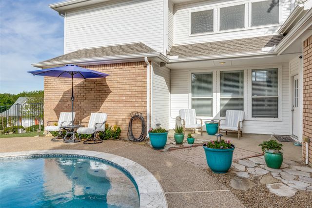 8678 Glen Hollow Drive, Fort Worth, TX 76179