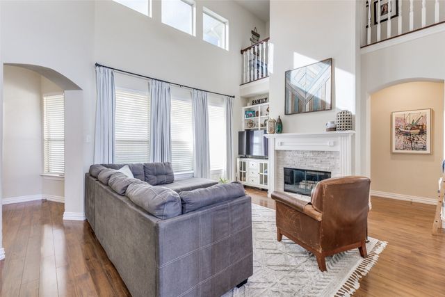 8678 Glen Hollow Drive, Fort Worth, TX 76179