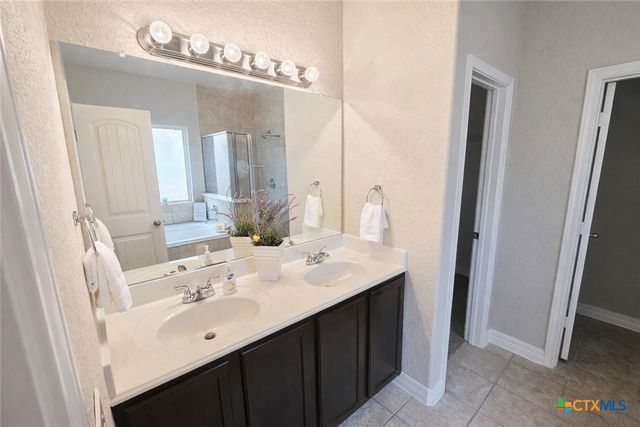 729 Community Drive, New Braunfels, TX 78132