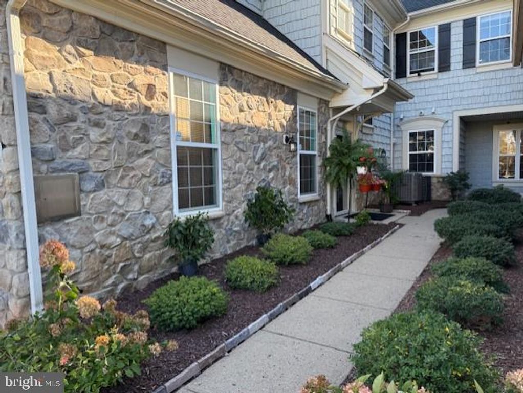 13961 GULLANE DR, Woodbridge, VA 22191
