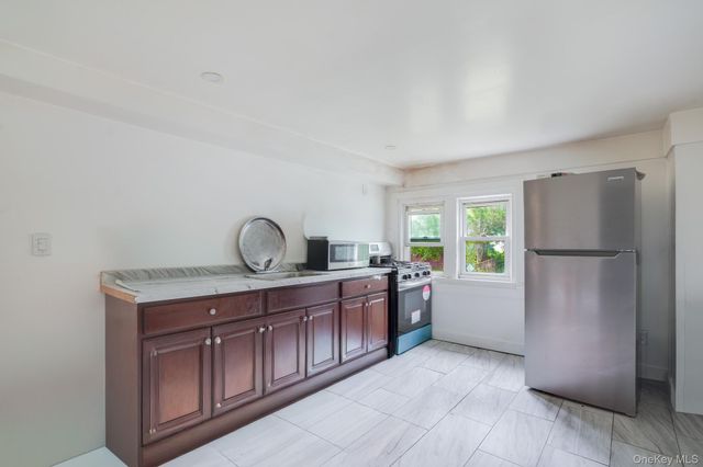 18 W Market Street, Hyde Park, NY 12538