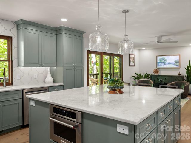 152 Eastmoor Drive, Asheville, NC 28805