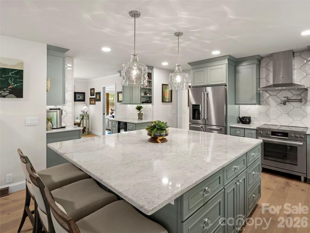 152 Eastmoor Drive, Asheville, NC 28805