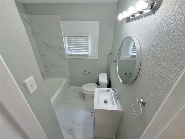 5715 Lakefield Drive, Houston, TX 77033