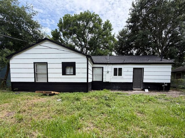 5715 Lakefield Drive, Houston, TX 77033