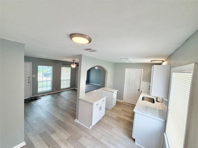 5715 Lakefield Drive, Houston, TX 77033