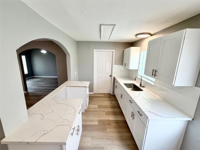 5715 Lakefield Drive, Houston, TX 77033